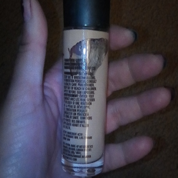 Mac foundation - Picture 2 of 4